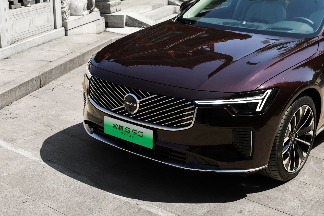 黑色的汽車

AI 生成的內(nèi)容可能不正確。