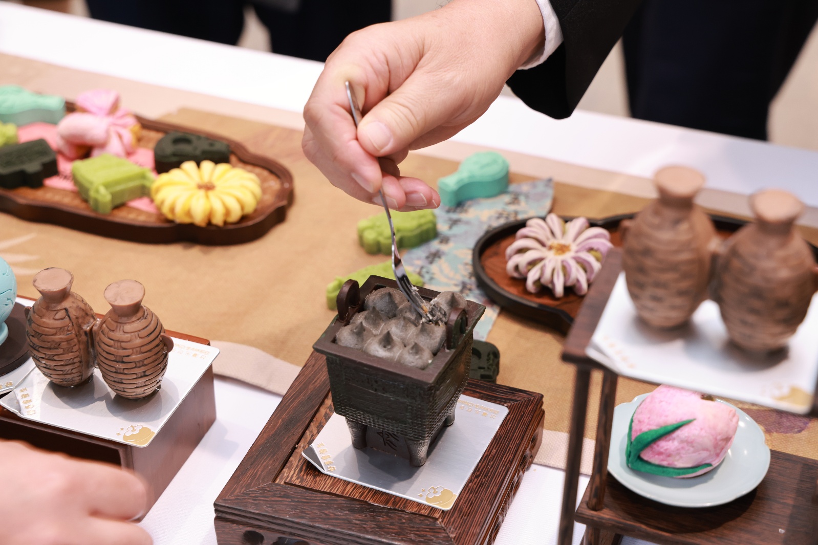 如图片无法显示,请刷新页面