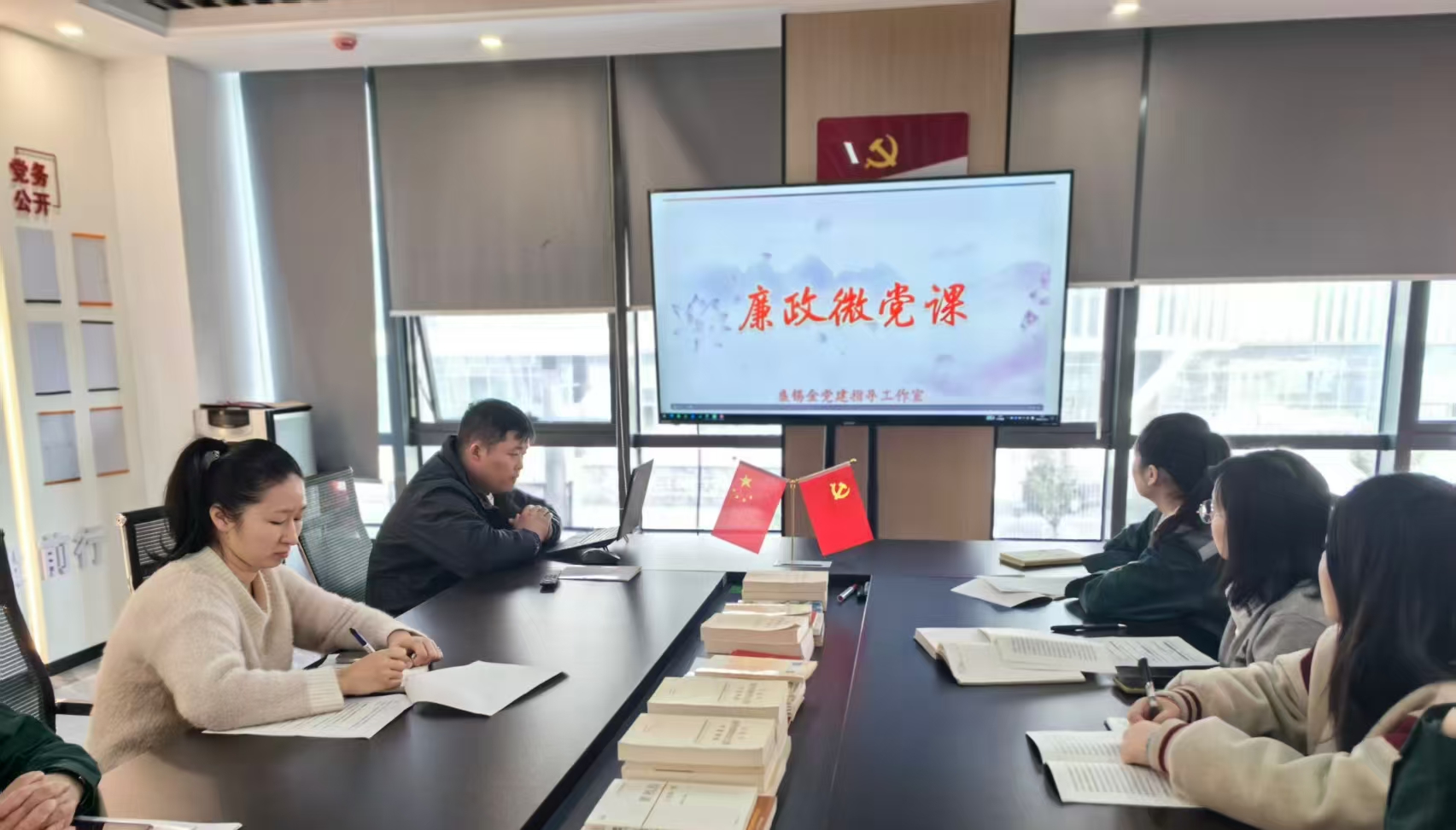 f130979abd6889b3b935e233618ec6b8