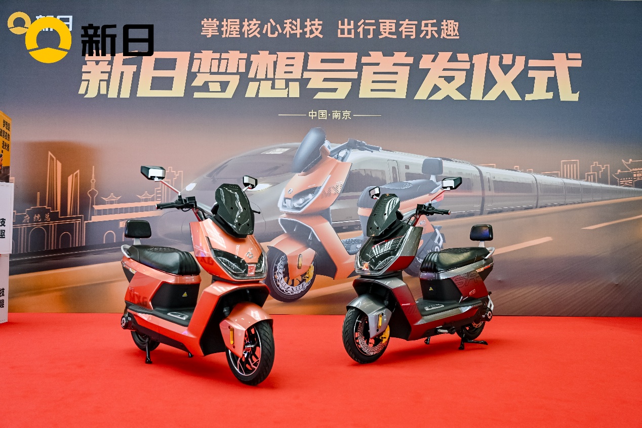 跑道上的赛车

AI 生成的内容可能不正确。
