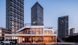 城市街道与高楼大厦的景色AI 生成的内容可能不正确。