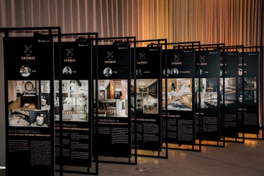 房间的摆设布局AI 生成的内容可能不正确。