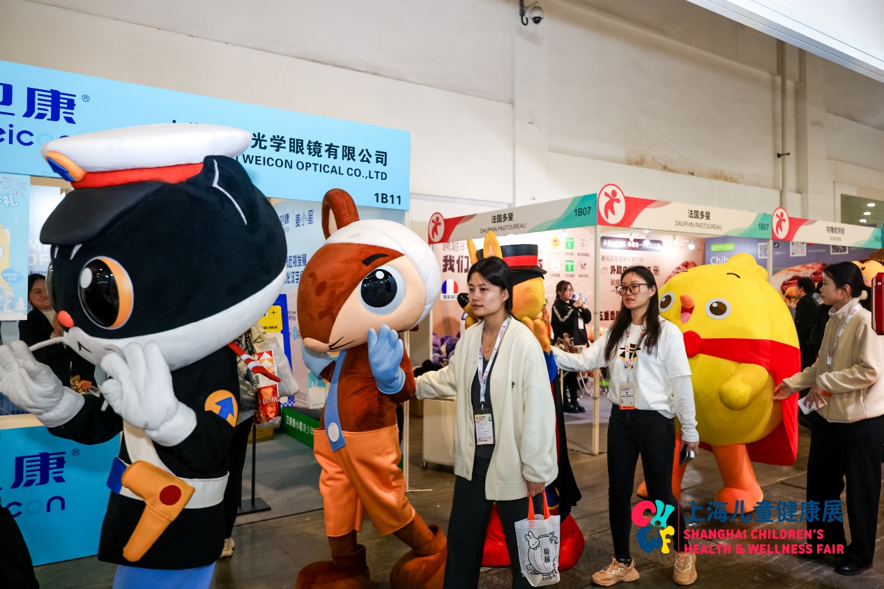 图片包含 室内, 建筑, 站, 行李 AI 生成的内容可能不正确。