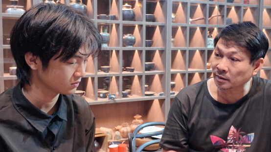 穿黑色衣服的男人

AI 生成的内容可能不正确。